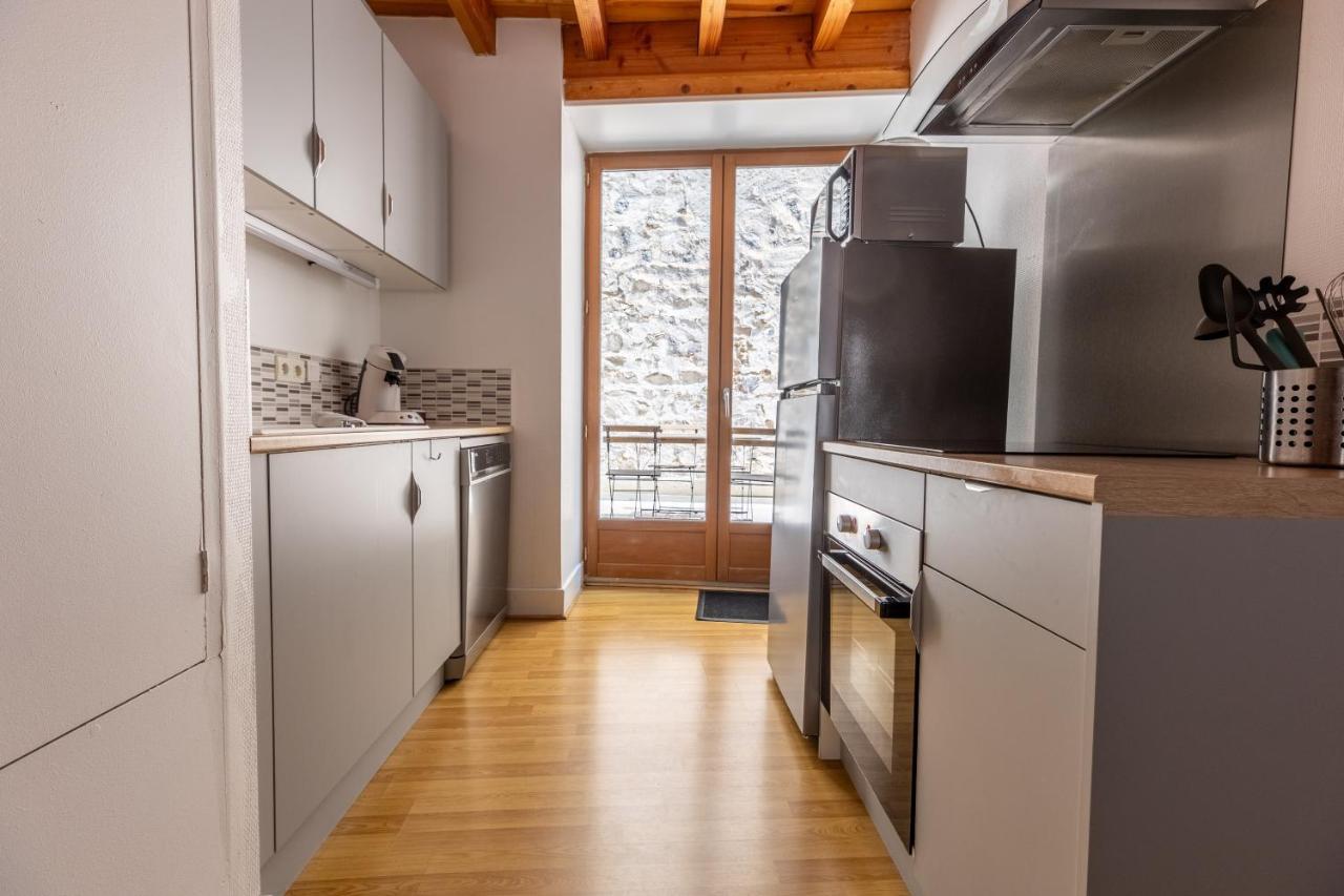 Le Double Pirou # 2 Appartements # Halte Auvergne Thiers Extérieur photo