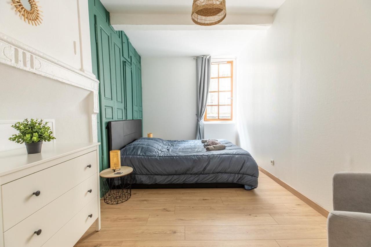 Le Double Pirou # 2 Appartements # Halte Auvergne Thiers Extérieur photo