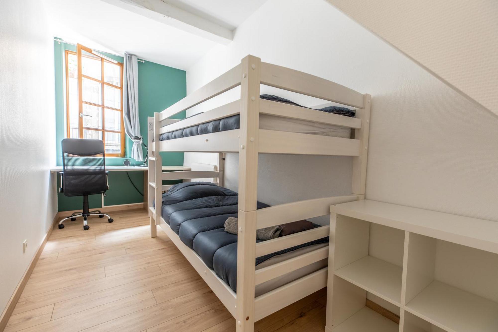 Le Double Pirou # 2 Appartements # Halte Auvergne Thiers Extérieur photo